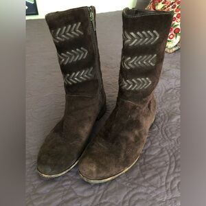 UGG Boots Shoes Womens 8 Cailyn Brown Suede Leather Upper Chevron Lacing 3182